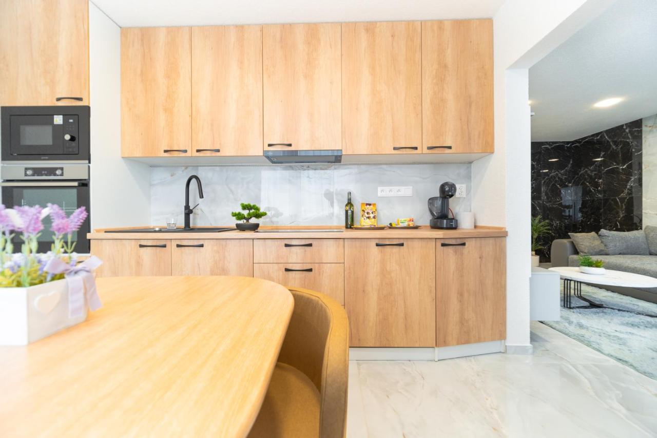 Apartman Discreet Kysucke Nove Mesto Buitenkant foto