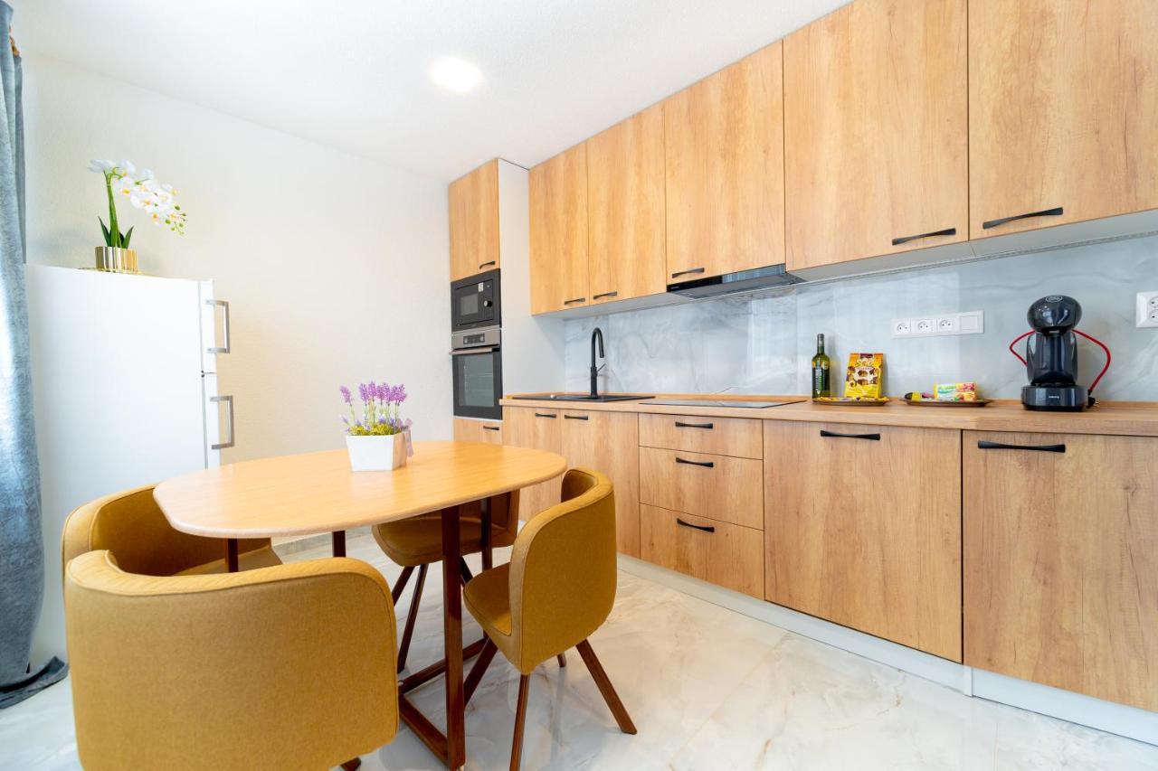Apartman Discreet Kysucke Nove Mesto Buitenkant foto