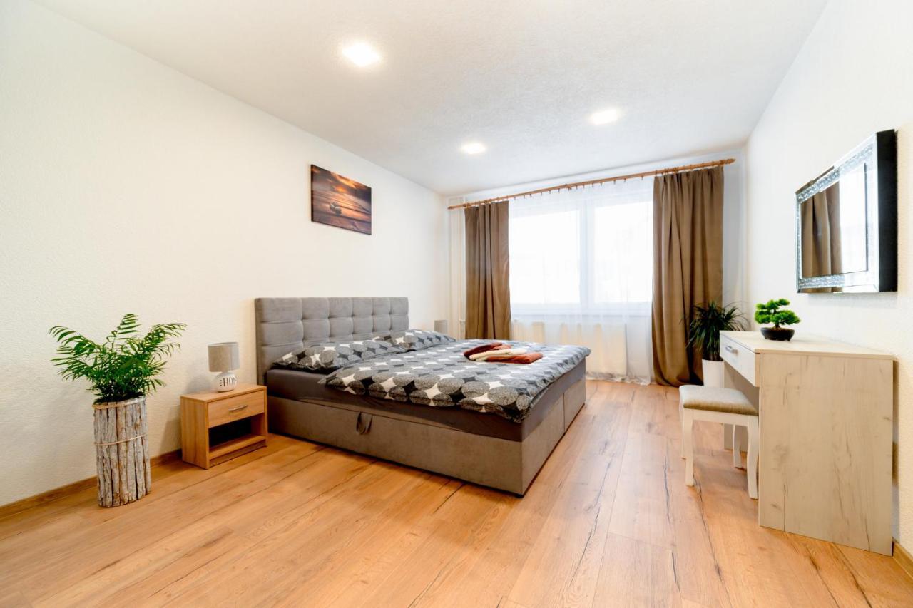 Apartman Discreet Kysucke Nove Mesto Buitenkant foto